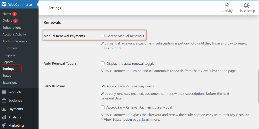 WooCommerce settings page showing options for managing renewals, including manual renewal payments, auto renewal toggle, and early renewal payments.